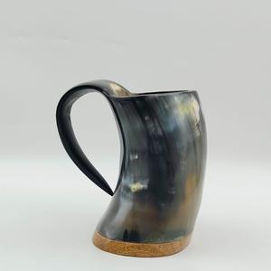 Tasse en corne de Viking fabriquée à la main chope de bière rustique pour la bière cadeau d'affaires unique pour les fans nordiques amoureux médiévaux Logo étoile - Product Image 1