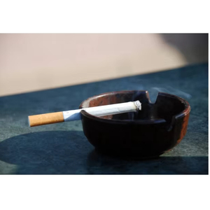 Cenicero de Metal Antiguo, Diseño Moderno y Lujoso, Multifuncional, Pulido y Brillante, para Hogar, Oficina y Bar, para Cigarrillos y Cigarros - Product Image 1