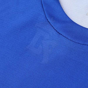 Uniforme léger du football de sublimation ouvré pour la respirabilité et l'usage durable parfait pour des joueurs de tous les âges - Product Image 4