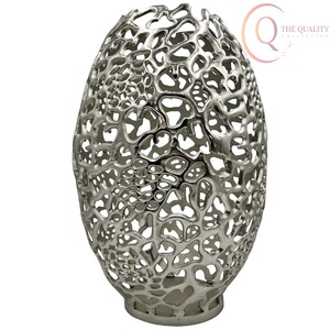 Handcrafted Metal Tabletop <b>Vase</b> with Premium Quality Finish, Ideal for Decorative <b>Tables</b> and Shelves - Product Image 3