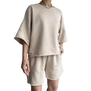 Conjunto de Dos Piezas para Mujer, Verano 2026, Logotipo Personalizado, Estilo Urbano, Shorts y Top Corto, Casual - Product Image 2