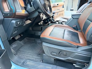 รถยนต์ฟอร์เรด บรอนคอล รุ่น Outer Banks SUV ปี 2022 5 ที่นั่ง ภายในตกแต่งด้วยหนัง ไฟ LED หลังคาพาโนรามา ยาง R20 - Product Image 2