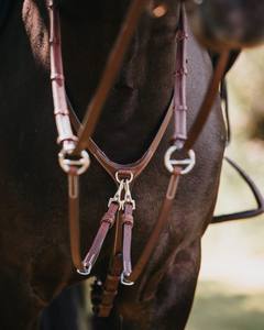 Riendas de caballo de cuero Premium personalizadas estilo inglés occidental OEM Riendas de equitación de cuero genuino proveedor al por mayor tendencia 2025 - Product Image 1