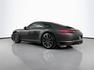 2022 Por sche 911 Carrera LHD Coche usado con cámara trasera Asientos de cuero y dirección izquierda - Product Image 2