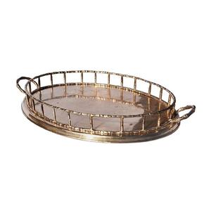 Plateau de service décoratif en acier inoxydable martelé pour gâteaux, pâtes et pizzas, avec poignée design, idéal pour la restauration et la table. - Product Image 5