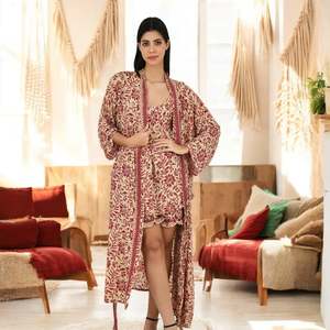 Conjunto de Kimono y Camisola de Seda para Mujer, Color Beige Rojo con Estampado Floral, Talla Única, Traje de Baño - Product Image 2