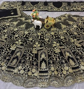 Conjunto de Lehenga Choli Dupatta Vintage con Estampado Floral, Largo hasta el Suelo, en Tela Suave con Lentejuelas Bordadas - Product Image 6