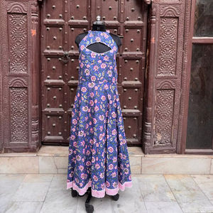 Robe maxi en coton écologique pour femmes, imprimée à la main, pour les mariages indiens, décontractée, été, plage, longue et naturelle - Product Image 1