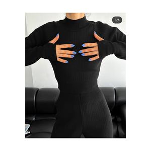 Conjunto de Dos Piezas de Punto Negro con Corte en los Dedos para Mujer - Product Image 1