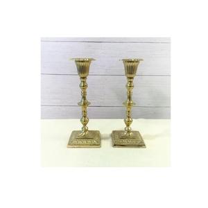 Bougeoir au design en relief unique le plus vendu pour Offre Spéciale bougeoir en métal de couleur dorée pour restaurant et maison - Product Image 1