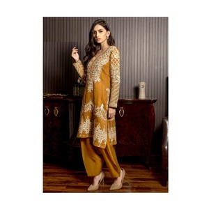Nouvelle Arrivée Costume Salwar Collection Hiver Santoon Intérieur en Velours Disponible au Prix de Gros d'Inde - Product Image 1