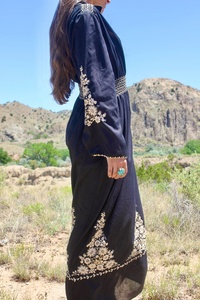 Vestido Casual de Algodón con Bordado Floral Hecho a Mano, Estilo Vintage de los Años 70, Corte en A, Cintura Natural, Bordado Folclórico de Rajastán y Europa del Este - Product Image 3