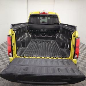 ¡Oferta Imperdible! Camioneta Chevrolet Colorado 2023 Súper Limpia, 2.7L Turbo Automática 4x4 Amarilla de Lujo - Product Image 5