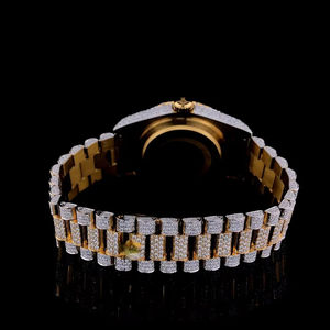 Reloj de Pulsera de Alta Calidad con Esfera Árabe de Diamantes Moissanite de Dos Tonos Personalizados, con Esfera de Fecha con Diamantes VVS Totalmente Incrustados y Correa Moderna - Product Image 4