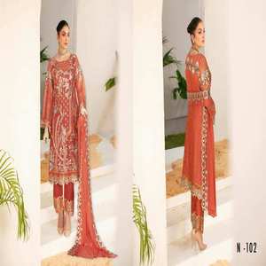 Ramsha Volume NAYAB porte Original de marque pakistanaise 3 pièces en mousseline de soie non cousue Salwar Kameez lourd brodé multi indien - Product Image 4