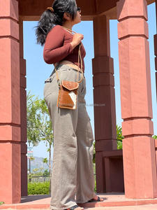 Nouveau design sac à main pour téléphone sac à main véritable fourrure de vachette à frange usinée à la main sculpture sac à bandoulière sacs de petite taille pochette à bracelet sac à bandoulière - Product Image 2