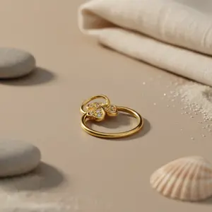 Anillo de Diamantes en Forma de Trébol, Chapado en Oro, Estilo Abierto para Mujer, Elegante Incrustación de Acero Inoxidable, Número de Moda, Regalo Moderno - Product Image 1