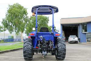 Tracteur à cabine diesel 4x4 LOVOL Achilles 404 neuf à vendre, 45/60/70 CV, tracteur de jardin avec moteur à pompe principale et boîte de vitesses - Product Image 3