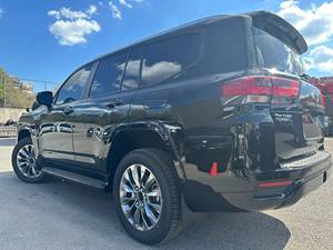 CLEAN USED 2024 pour 300 VXR 3.5P Turbo Diesel R20 Conduite à gauche Intérieur foncé Sièges en cuir Toit ouvrant automatique - Product Image 6