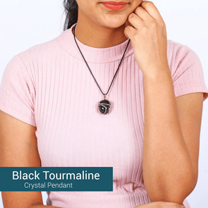 Pendentif en pierre roulée en tourmaline noire fabriquée à la main Pierre précieuse enroulée de fil de style Feng Shui pour la guérison et la protection - Product Image 4