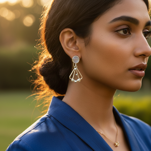 ต่างหูเงินแท้ 925 ประดับมูนสโตน สำหรับผู้หญิง สวมใส่ได้ทุกวันและเป็นของขวัญ - Product Image 3