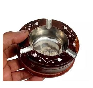 Cenicero de material de madera con luz en T de acero interior Tipo de origen India Tamaño de nogal Experiencia portátil Lugar Modelo Años redondos - Product Image 1
