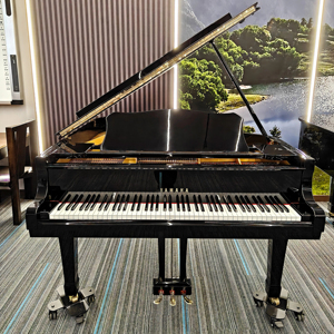 เปียโนแกรนด์ Yamaha C3B สภาพดีเยี่ยม จัดส่งรวดเร็ว งานฝีมือดั้งเดิม สวยงาม คีย์เรียบลื่น มือสอง 2153654 - Product Image 1