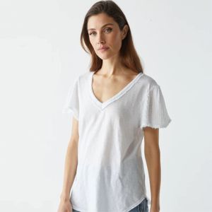 T-shirt en coton Supima pour femme de luxe-Ultra doux et durable, parfait pour un usage quotidien, disponible dans une gamme de classiques - Product Image 2