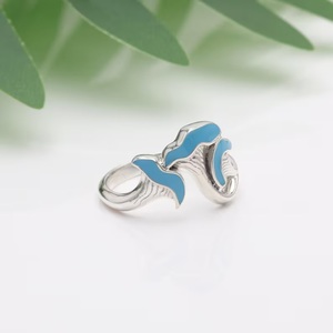 Anillo de flor turquesa en plata de ley 925 con detalles de esmalte Anillo de declaración elegante para mujer Joyería artesanal única - Product Image 3