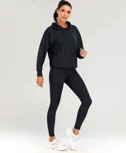 Survêtement décontracté pour femmes Sweat à capuche et pantalon de survêtement Ensemble deux pièces sur mesure de haute qualité Parfait pour le confort et une tenue décontractée - Product Image 4
