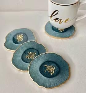 Juego de 4 posavasos de resina con incrustaciones de hojas metálicas, perfectos para mesas de inspiración vintage y juegos de muebles antiguos - Product Image 4