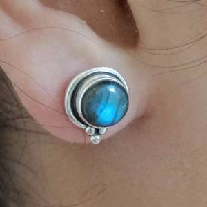 Boucles d'oreilles en or rose avec labradorite, argent sterling fait main, design unique et élégant - Product Image 4