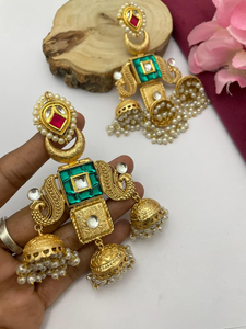 Boucles d'oreilles en laiton traditionnelles indiennes finition Antique bijoux ethniques pour femmes vêtements de fête et de mariage boucles d'oreilles cachemire pour femmes - Product Image 3