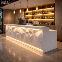 Comptoir de bar commercial sur mesure pour hôtel, salon et café, comptoir de restaurant de haute qualité en Corian avec surface solide et éclairage LED blanc chaud