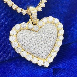 Moissanite Diamond 14K Colgante de oro blanco para hombres y mujeres Moissanite Iced Out Super Heart Colgante Collar para regalo - Product Image 1