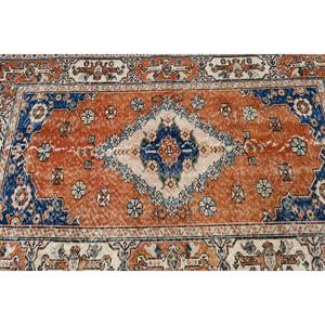 Alfombra Turca Vintage de 4.1x6.5 pies, Alfombra de Área, Alfombra Marroquí de Lana Naranja y Azul - Product Image 4