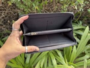 Estuche para Teléfono con Cartera de Cuero Tallado a Mano de Diseño Moderno, Elegante Cartera de Cuero Vacuno con Estampado de Cuadros para Mujer - Product Image 3