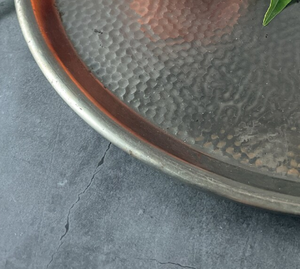 Gran oferta de bandejas de acero inoxidable martillado, bandejas redondas plateadas de forma ovalada para servir, bandeja de metal para cocina, baño, organizador de mostrador - Product Image 6