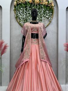 Lehenga Choli rose doux avec Dupatta | Tenue indienne brodée lourde | quantité minimale de commande acceptée pour les acheteurs en gros - Product Image 4