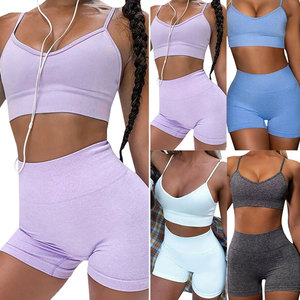 Ensemble de yoga 2 pièces pour femmes avec logo sur le devant, taille élastique, motif uni, respirant, vêtements de sport et de fitness - Product Image 1