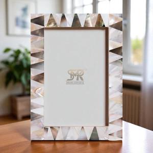 Cadre photo en os d'ébène nacré, fait à la main, décoratif, disponible en 3 tailles, élégant, à poser au mur ou sur une table - Product Image 3