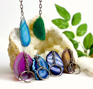 Precio al por mayor piedra preciosa natural cristal llavero piedra curativa varios colores ágata rebanada llaveros para regalo - Product Image 3