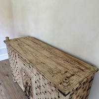 Comptoir de bar en teck antique artisanal, dessus massif sculpté vintage, console rustique, meubles de maison, entrée, réception, bureau d'accueil