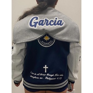Veste universitaire Modern Street Fashion avec motifs personnalisables et détails haut de gamme Vestes Letterman d'université personnalisées faites à la main - Product Image 2