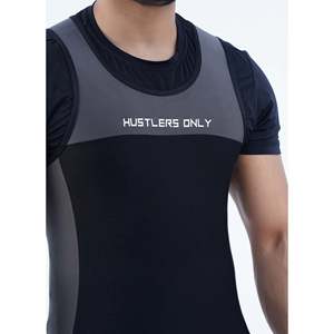 Singlet de compression unisexe noir avec empiècements gris, anti-UV, en Spandex/Nylon, avec logo Hustlers Only, haut de sport à manches courtes - Product Image 5