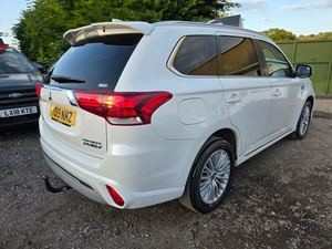 ใช้แล้ว lhd/rhd 2019 Mitsubishi Outlander 2.4 Juro PHEV - Product Image 3