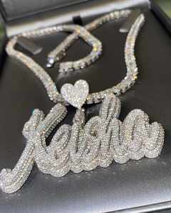 Pendentif en or jaune 18 carats plaqué, 3 carats de moissanite taillée en couronne, lettre, cadeau hip-hop pour enfants - Product Image 1