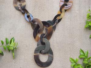 Collier de luxe en corne de buffle fait à la main, bijoux naturels et durables pour femmes, haute qualité - Product Image 4