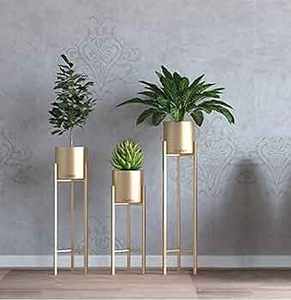 Precio al por mayor Macetas de metal Jarrones de madera de alta calidad en color dorado Venta caliente Macetas y jardineras de oro de la India - Product Image 4