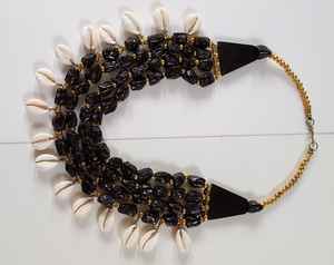 Collar de resina de moda para mujer Diseño elegante y minimalista Disponible Collar de resina para mujer - Product Image 1